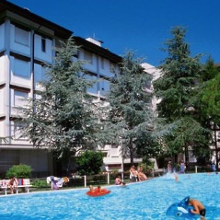 Lignano With Pool Lignano Sabbiadoro Exterior foto