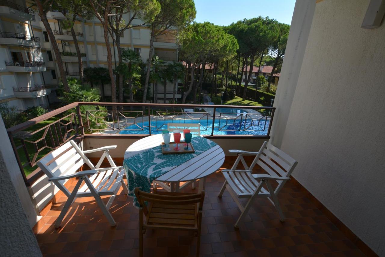 Lignano With Pool Lignano Sabbiadoro Exterior foto