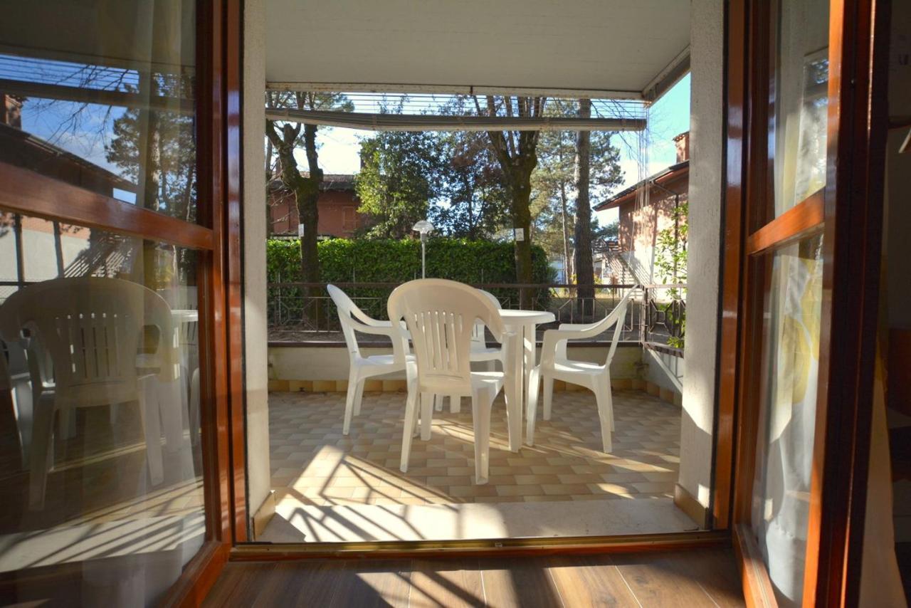 Lignano With Pool Lignano Sabbiadoro Exterior foto
